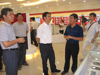 南平市委副書記黃福清、市委常委統(tǒng)戰(zhàn)部部長(zhǎng)黃健平一行視察虹潤(rùn)公司