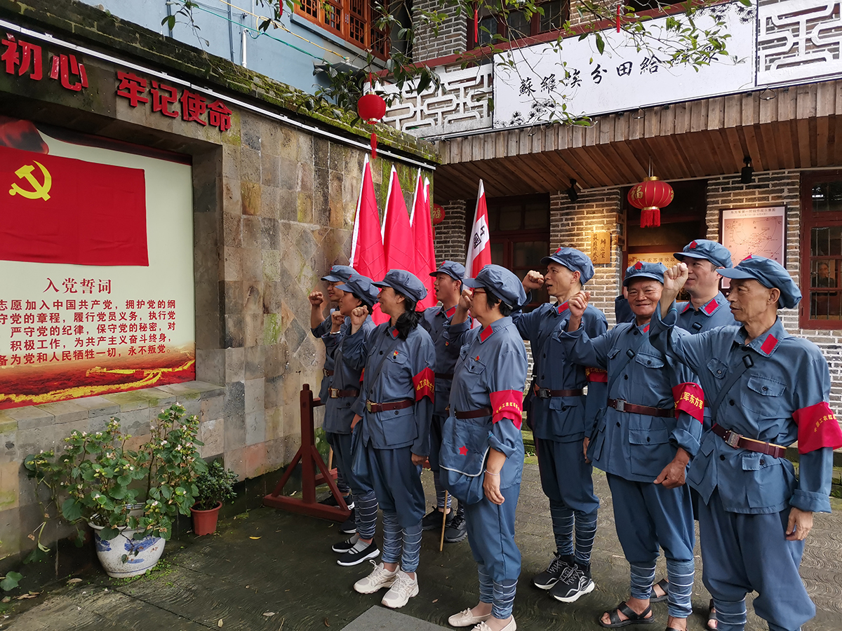 虹潤公司黨支部組織開展“尋找紅色足跡，牢記初心使命”主題黨日活動